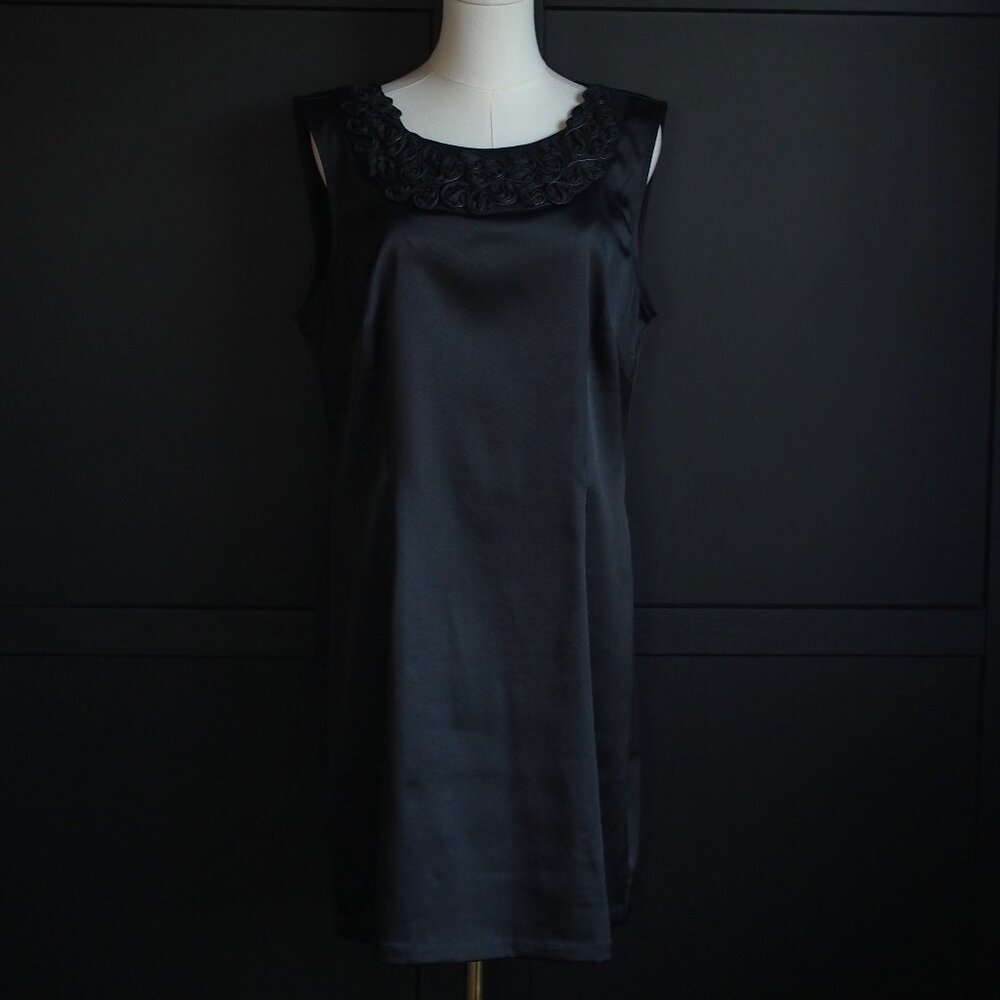 Connected Apparel | Formal Black Dress w Rosettes (LBD)